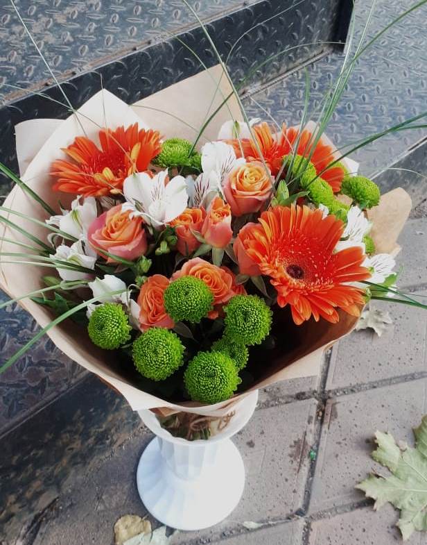 Букет цветов из: Герберы, Хризантемы, Альстромерии и Розы в Зернограде
