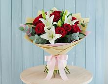 Букет цветов из:  Лилии и Розы в Зернограде