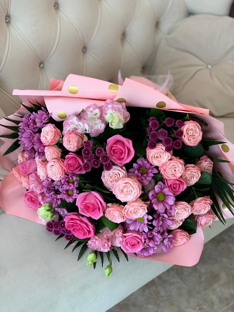 Букет цветов из: Хризантемы, Розы и Лизиантусы в Зернограде