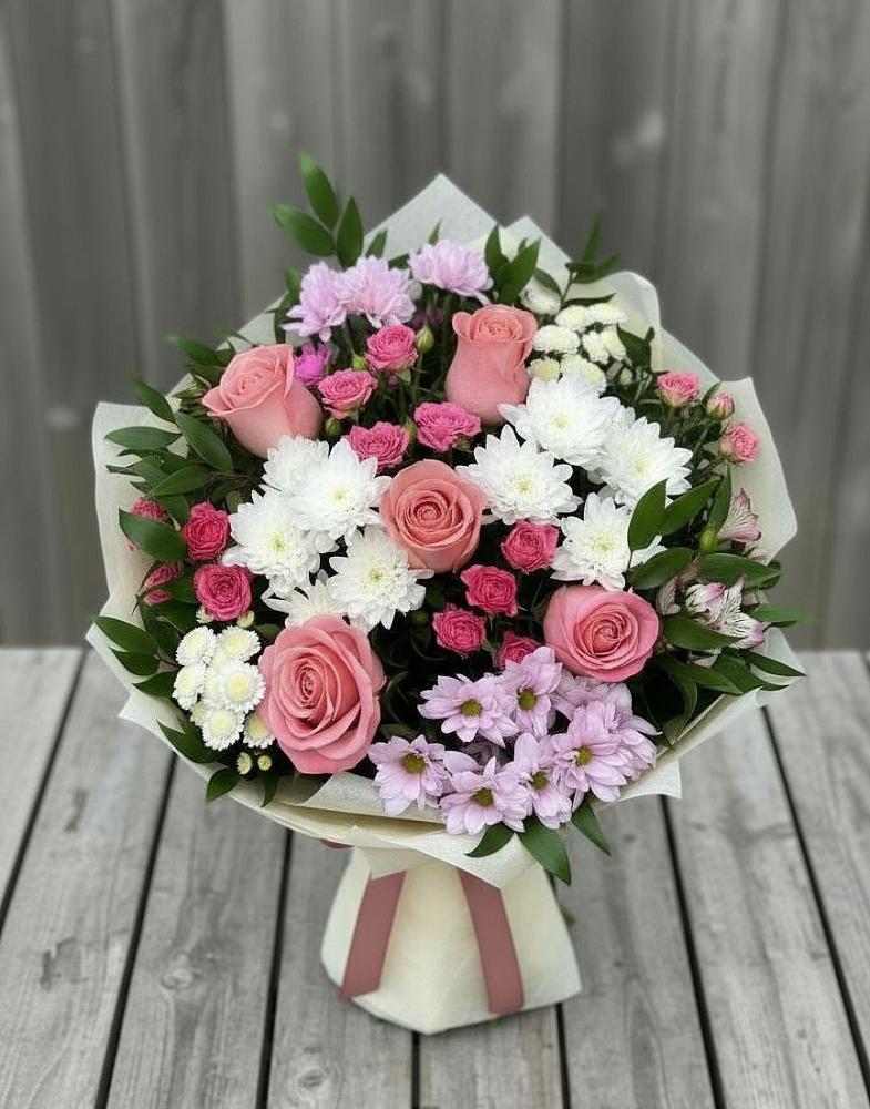 Букет цветов из: Альстромерии, Гвоздики, Розы и Хризантемы в Зернограде