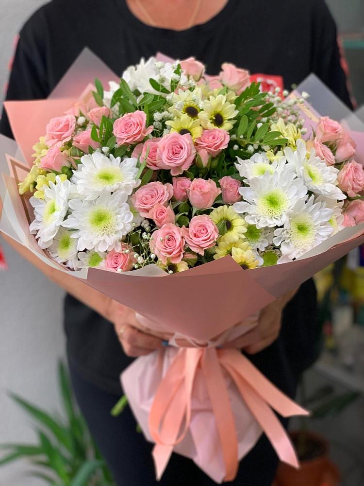 Букет цветов из: Розы и Хризантемы в Зернограде