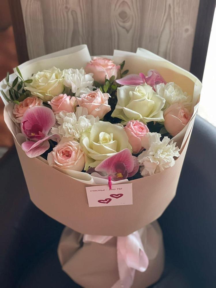 Букет цветов из: Орхидеи, Розы и Гвоздики в Зернограде