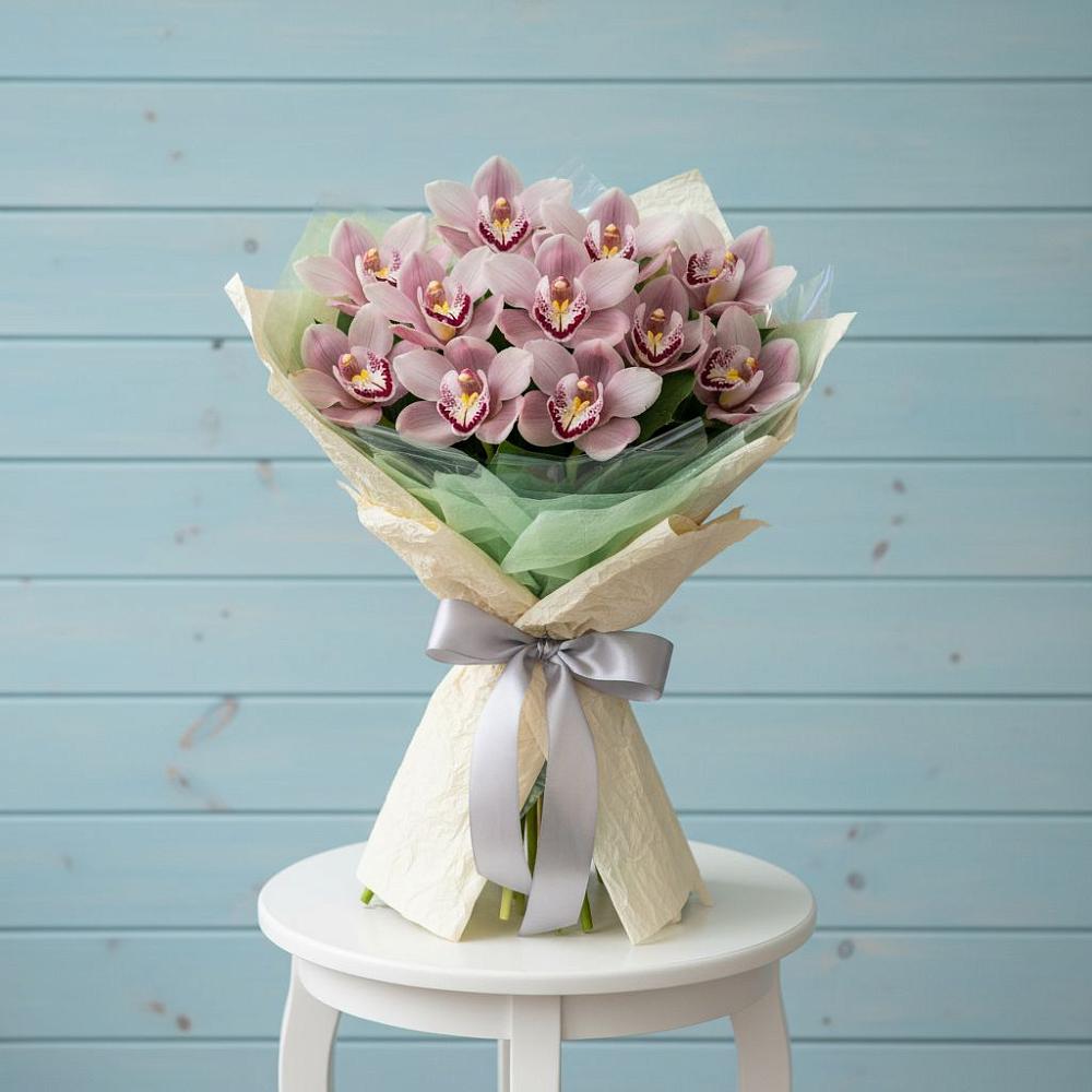 Букет цветов из: Орхидеи и Розы в Зернограде