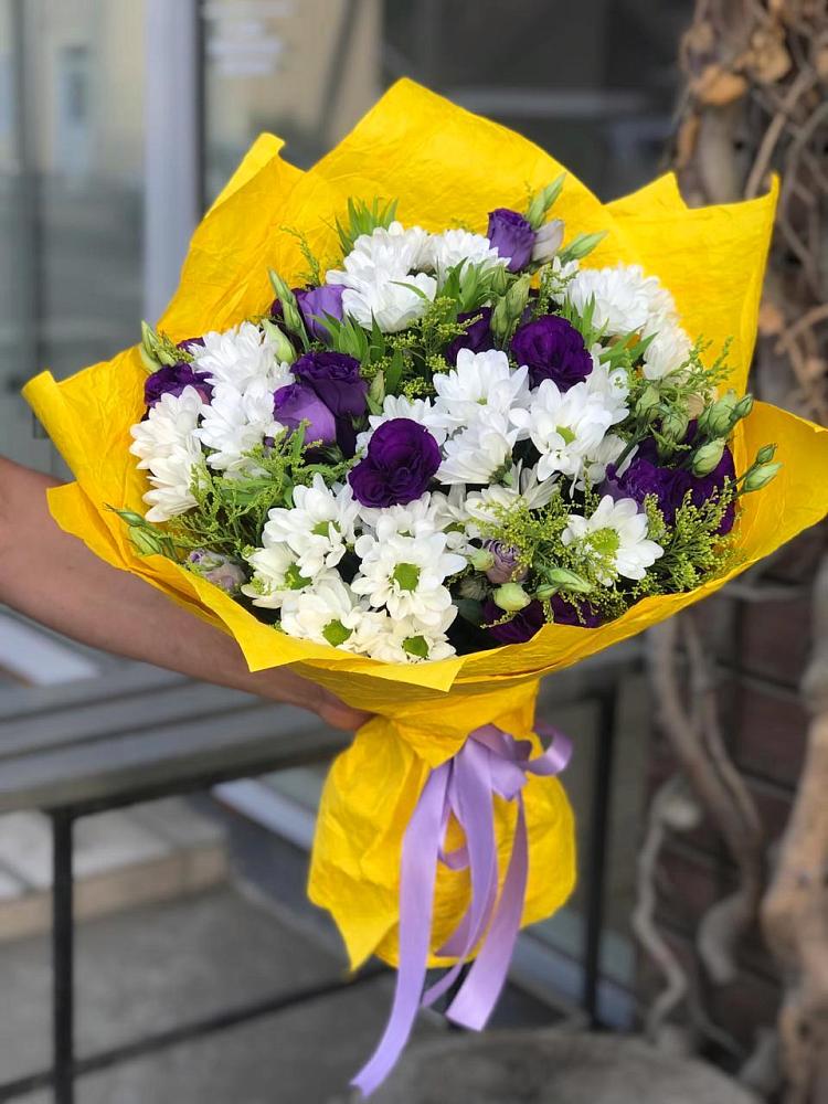 Букет цветов из: Ирисы, Хризантемы и Ромашки в Зернограде