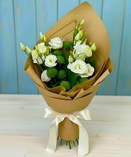 Букет цветов из:  Хризантемы и Лизиантусы в Зернограде