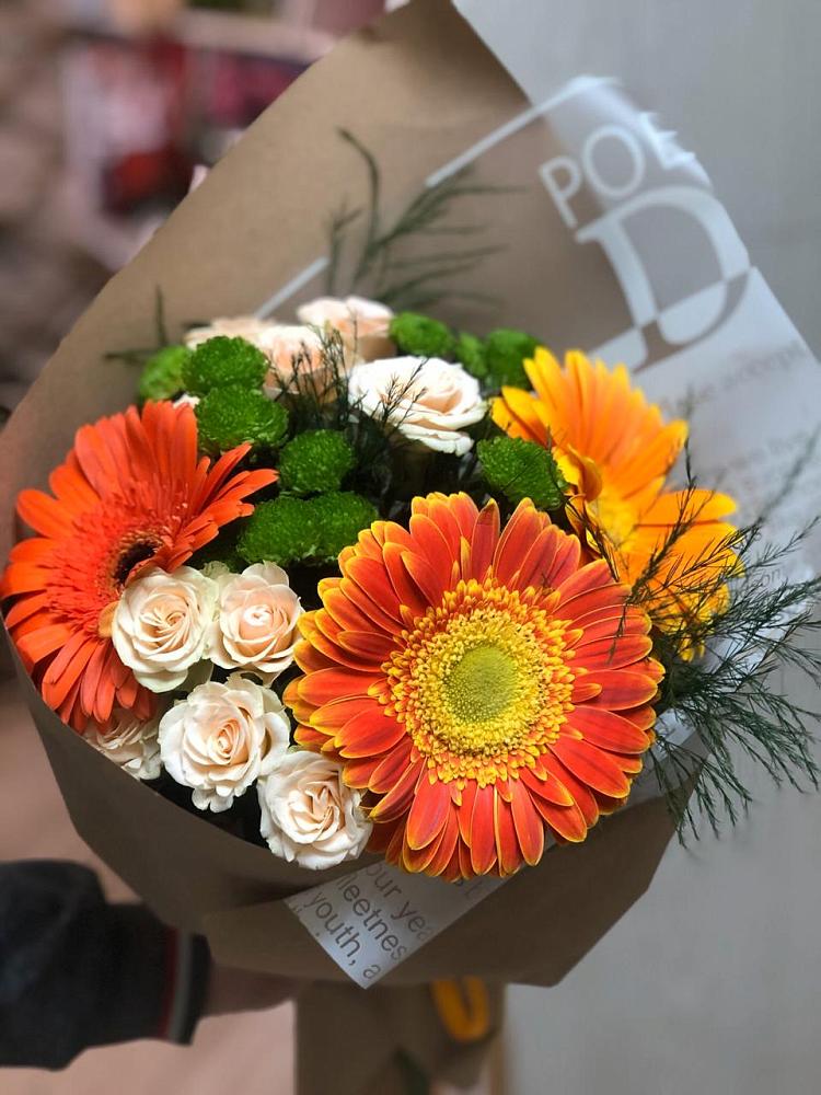Букет цветов из: Герберы, Хризантемы и Розы в Зернограде