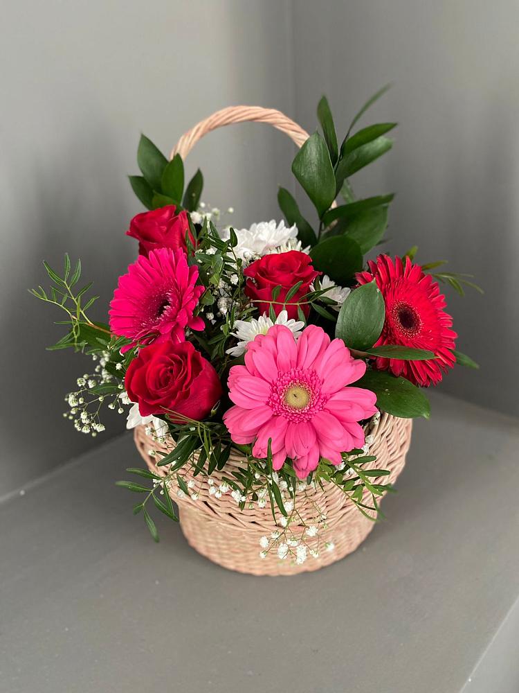 Цветочная композиция из Розы, Хризантемы и Герберы в корзине в Зернограде
