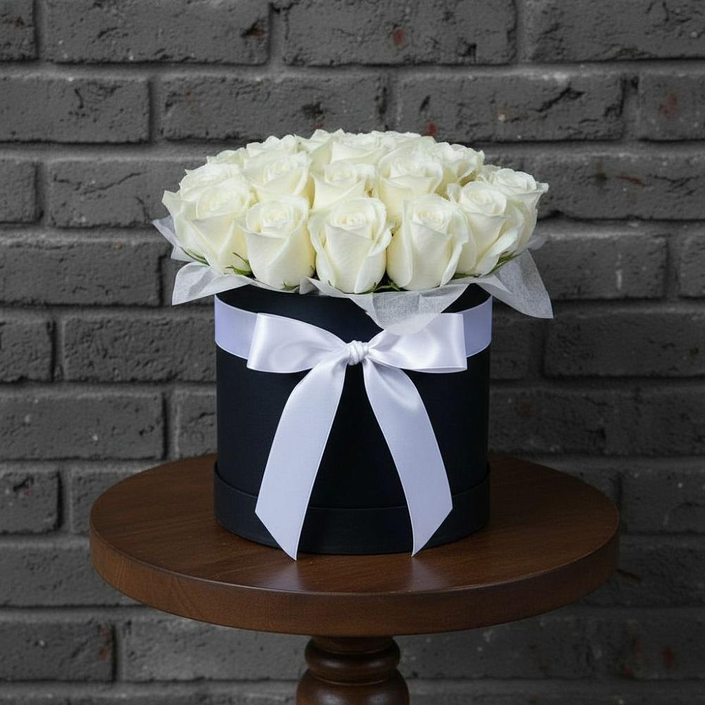 Цветочная композиция из Розы в шляпной коробке в Зернограде