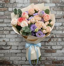 Букет цветов из:  Розы, Лизиантусы и Гвоздики #REPLACE_PRED# Зернограде