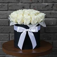 Цветочная композиция из Розы в шляпной коробке в Зернограде