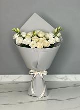 Букет цветов из:  Розы и Лизиантусы в Зернограде